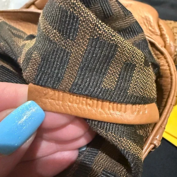 Fendi Leather Spy Vintage Brown Hobos, Handbag in EUC with cards and dust bag - Picture 16 of 16